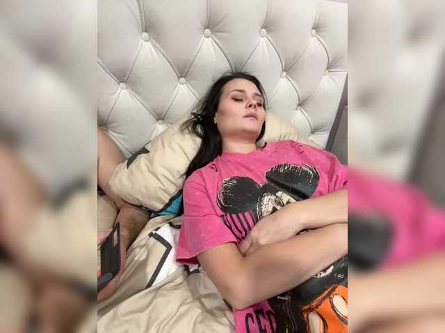 Paratrax's BongaCams show and profile