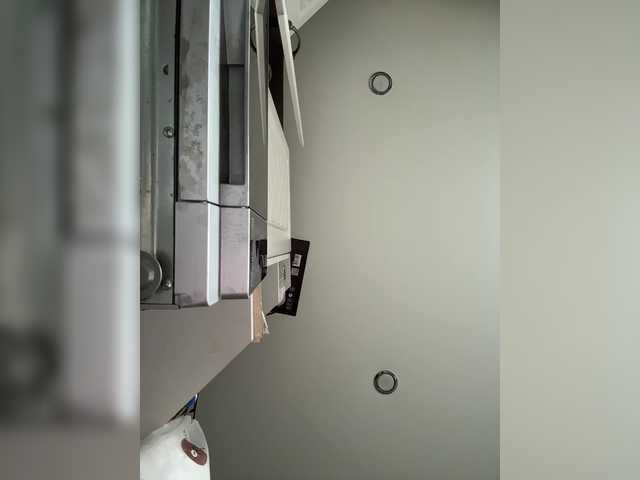 Paratrax's BongaCams show and profile