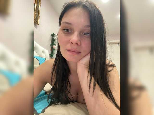 Paratrax's BongaCams show and profile