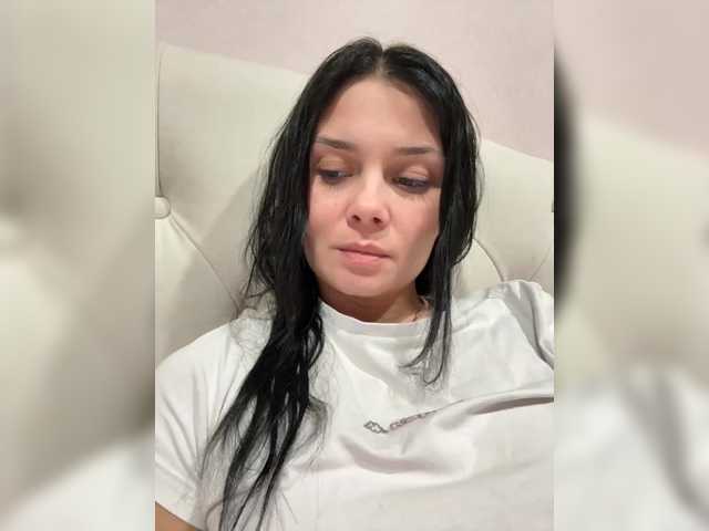 Paratrax's BongaCams show and profile