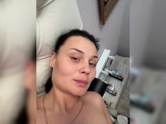 Paratrax's BongaCams show and profile