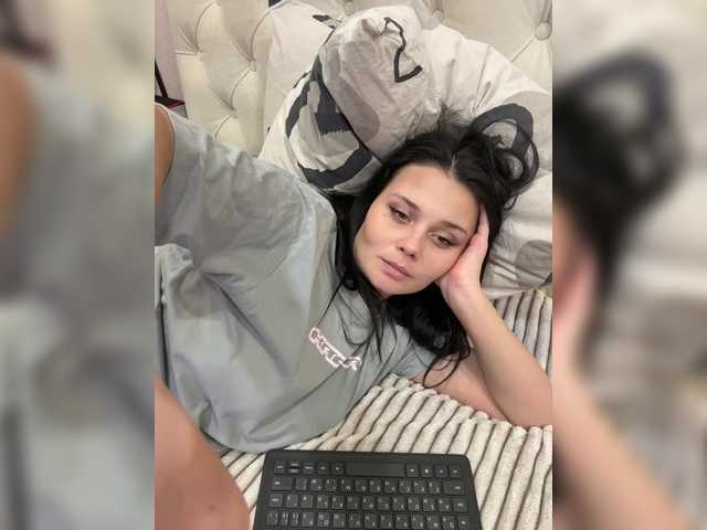 Paratrax's BongaCams show and profile