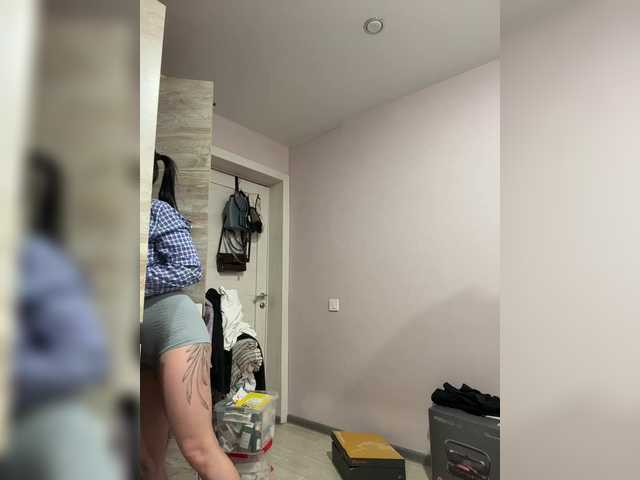 Paratrax's BongaCams show and profile