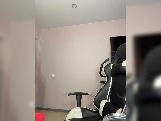 Paratrax's BongaCams show and profile