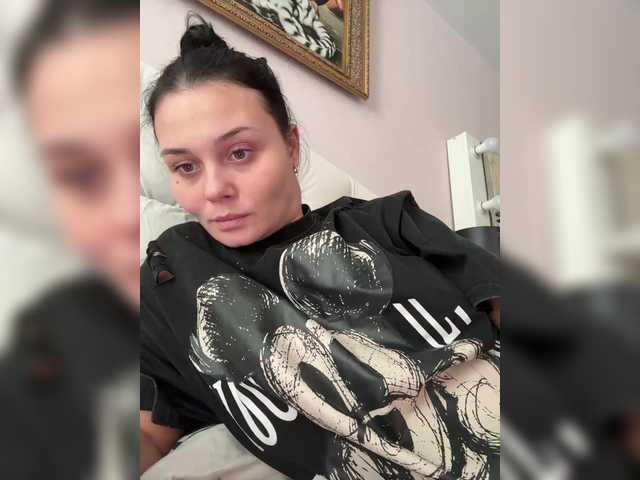 Paratrax's BongaCams show and profile