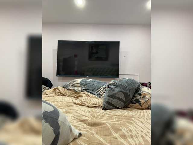 Paratrax's BongaCams show and profile