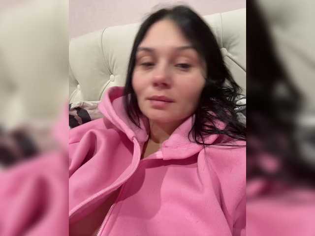 Paratrax's BongaCams show and profile