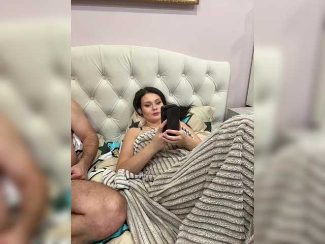 Paratrax's BongaCams show and profile