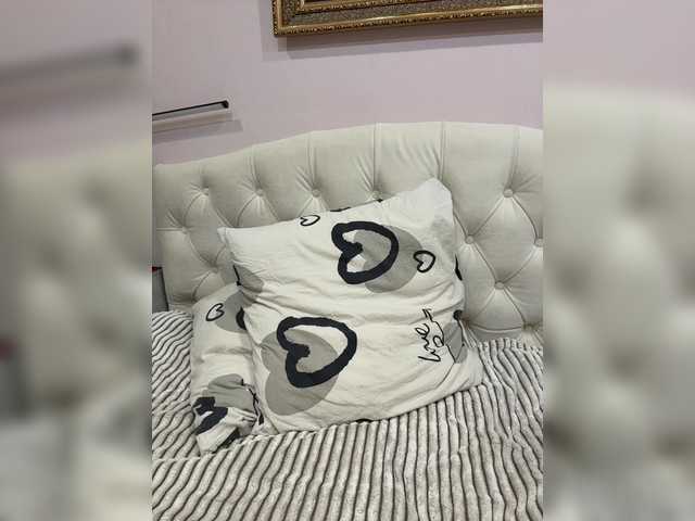 Paratrax's BongaCams show and profile