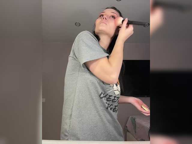 Paratrax's BongaCams show and profile