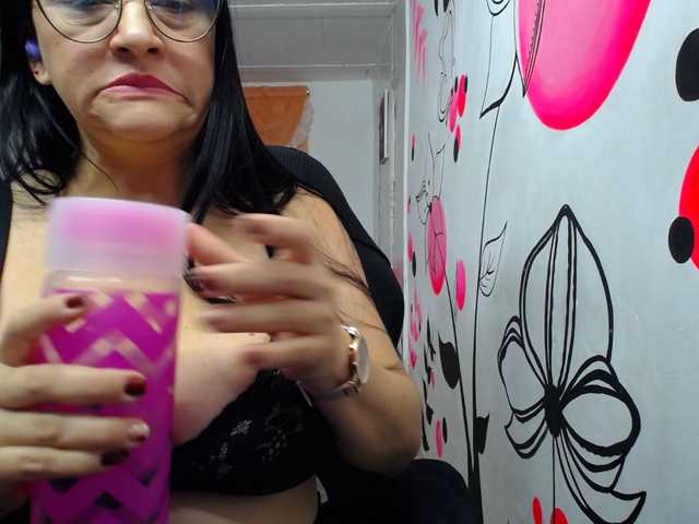 Ameliarizo's BongaCams show and profile