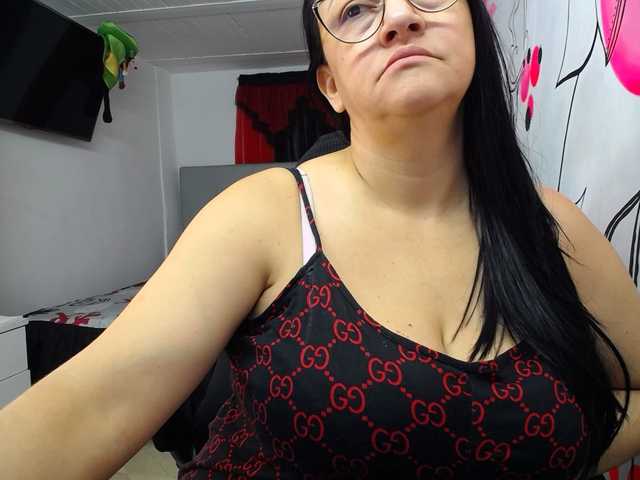 Ameliarizo's BongaCams show and profile