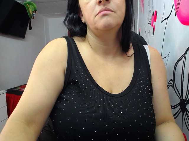 Ameliarizo's BongaCams show and profile