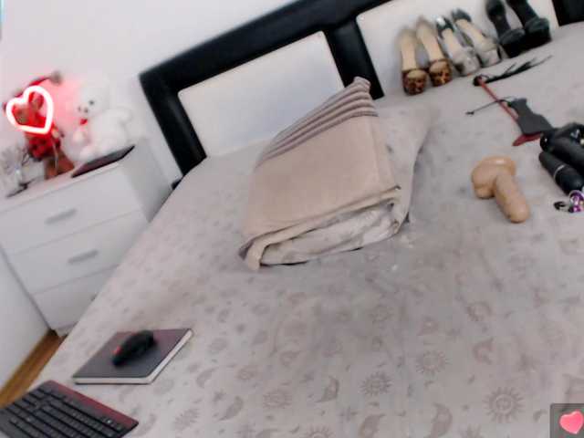 elliza717's BongaCams show and profile