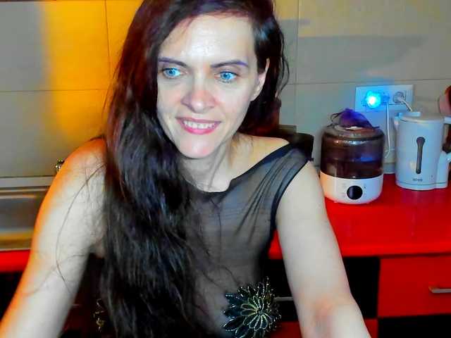 SexQueen11's BongaCams show and profile