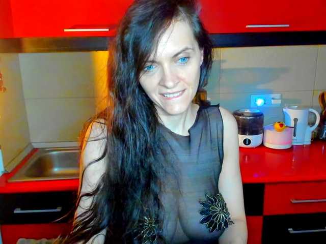 SexQueen11's BongaCams show and profile