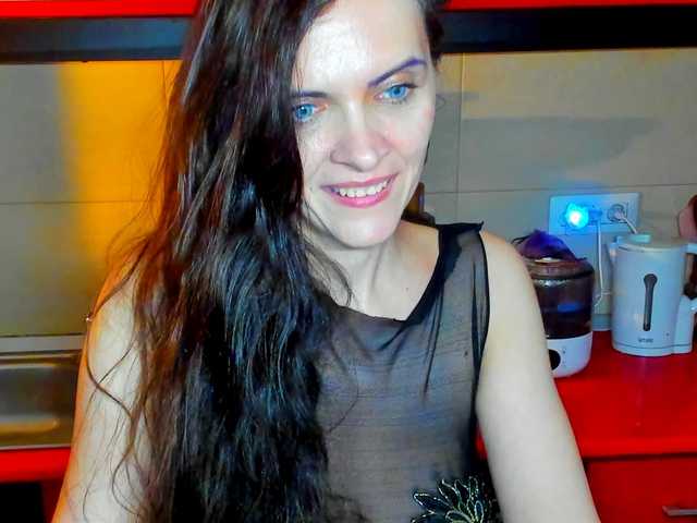 SexQueen11's BongaCams show and profile