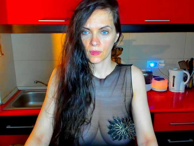 SexQueen11's BongaCams show and profile