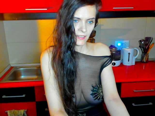 SexQueen11's BongaCams show and profile