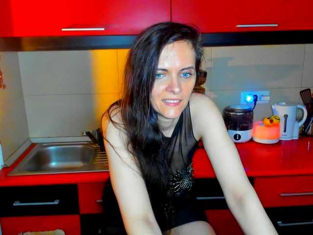 SexQueen11's BongaCams show and profile