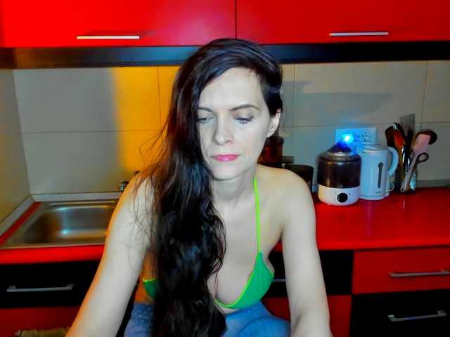 SexQueen11's BongaCams show and profile