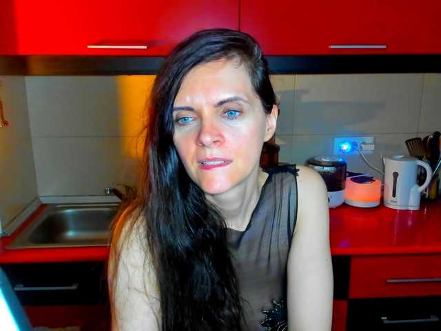 SexQueen11's BongaCams show and profile