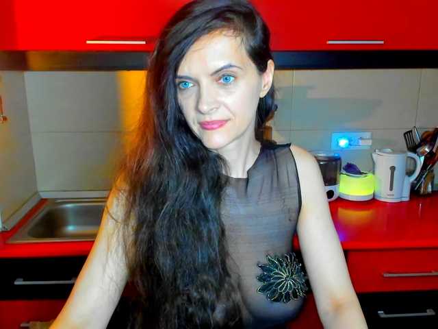 SexQueen11's BongaCams show and profile