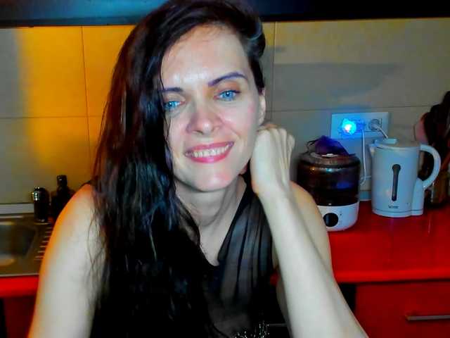 SexQueen11's BongaCams show and profile