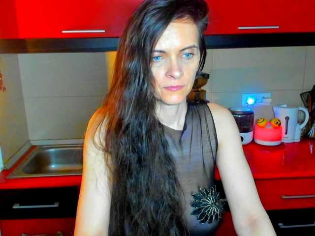 SexQueen11 from BongaCams