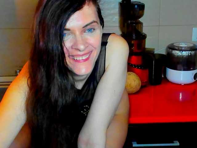 SexQueen11's BongaCams show and profile