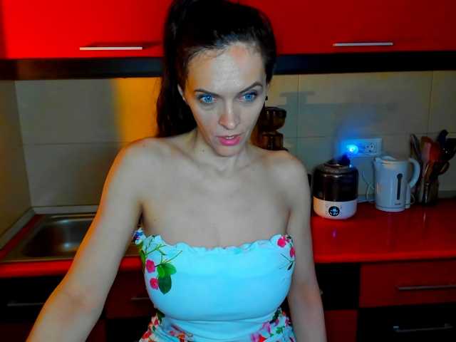 SexQueen11's BongaCams show and profile