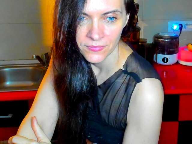 SexQueen11's BongaCams show and profile