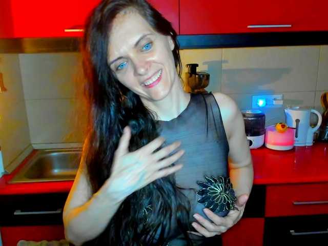 SexQueen11's BongaCams show and profile