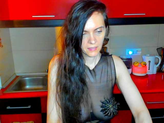 SexQueen11 from BongaCams