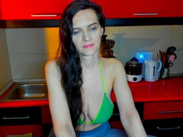 SexQueen11 live cam profile