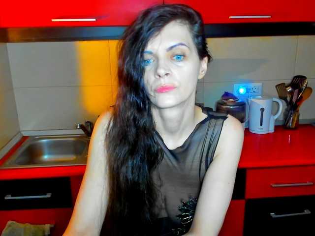 SexQueen11's BongaCams show and profile