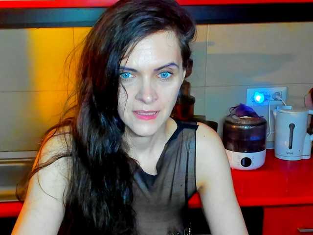 SexQueen11's BongaCams show and profile