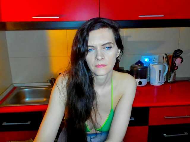 SexQueen11's BongaCams show and profile