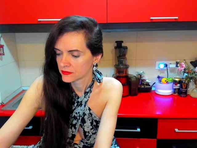 SexQueen11 webcam