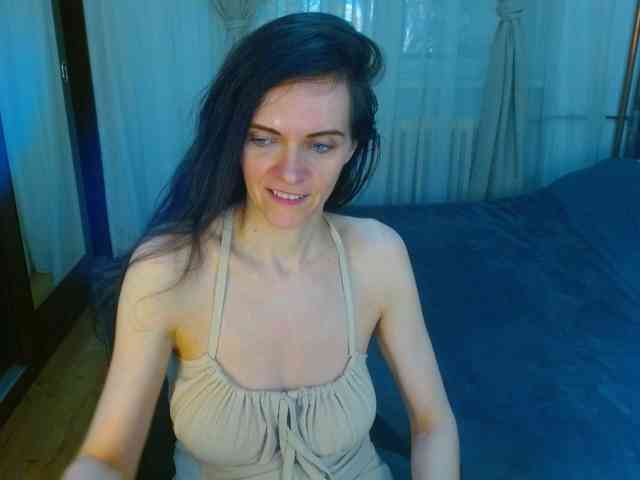 SexQueen11 webcam