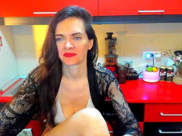 SexQueen11 webcam