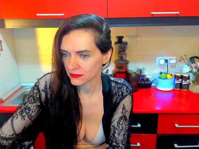 SexQueen11 webcam