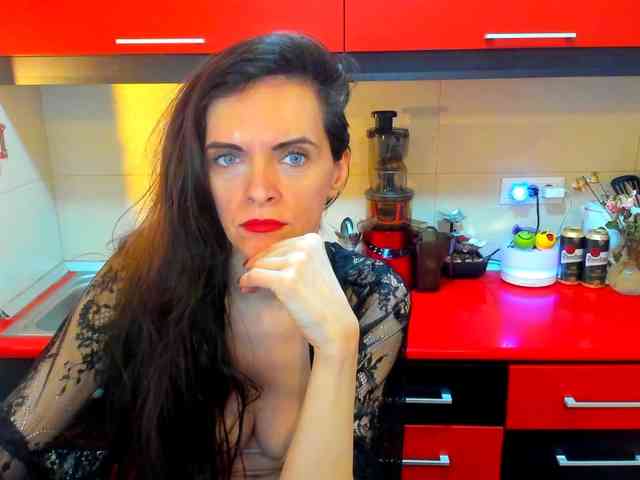 SexQueen11 webcam