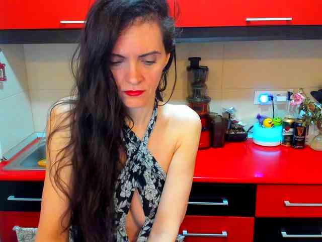 SexQueen11 webcam