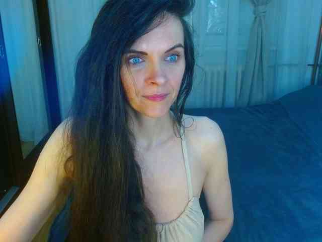 SexQueen11 webcam