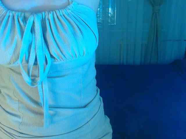SexQueen11 webcam