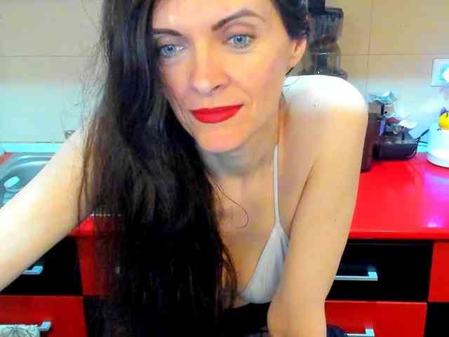SexQueen11 webcam