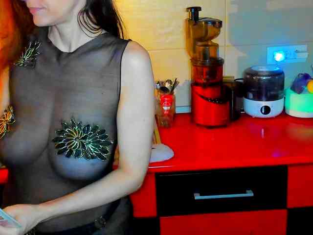 SexQueen11 webcam