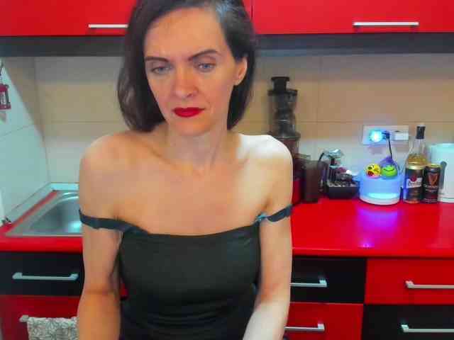 SexQueen11 webcam