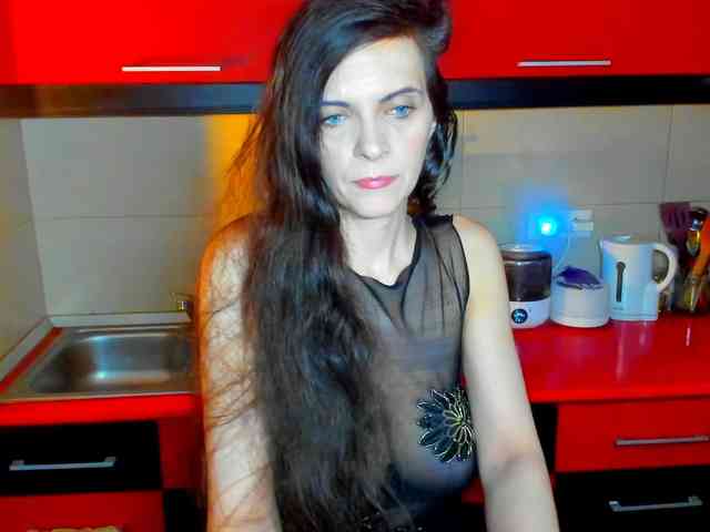 SexQueen11 webcam